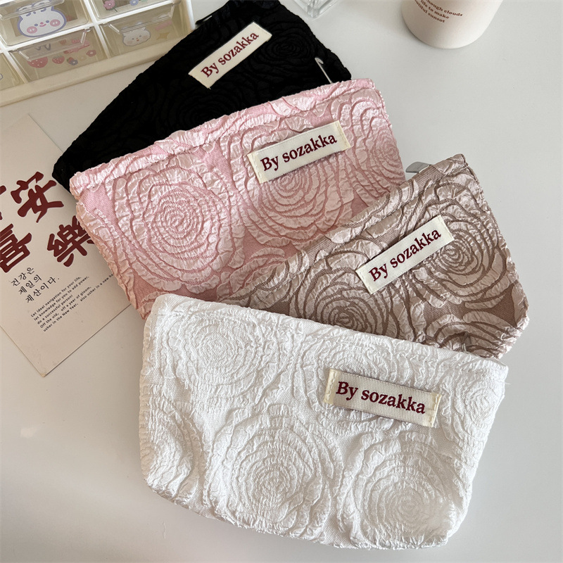 French Embossed Flowers Travel - Travel Accessories Kit For Women recension och pris